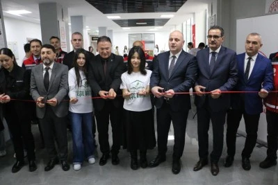Diyarbakır&rsquo;da &ldquo;Gelecek, K&ouml;klerde Saklı&rdquo; Sergisi Sanat severlerle Buluştu