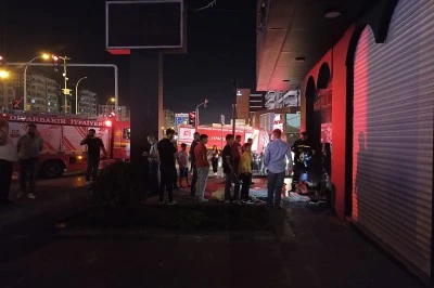 Diyarbakır'da Gelinlikçide Korkutan Yangın
