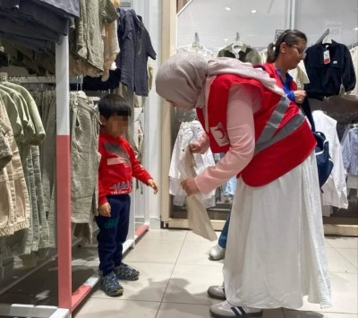 Diyarbakır&rsquo;da Gen&ccedil; Kızılay&rsquo;dan Bayram &Ouml;ncesi Anlamlı Dayanışma