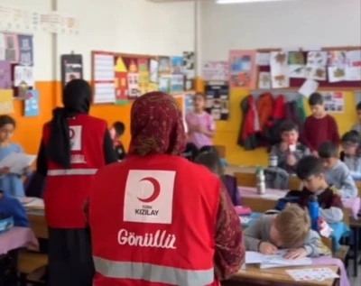 Diyarbakır&rsquo;da Gen&ccedil; Kızılay g&ouml;n&uuml;ll&uuml;lerinden anlamlı ziyaretler