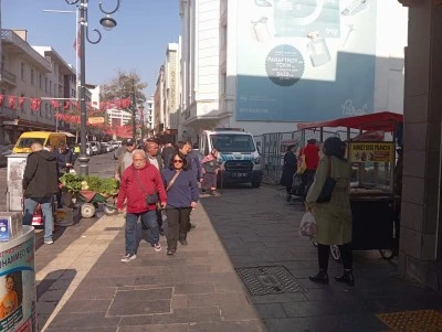 Diyarbakır’da Gıda Zehirlenmesi Alarmı: Sokak Lezzetleri Sağlığı Tehdit Ediyor