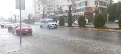 Diyarbakır’da Gök Gürültülü Sağanak Hayatı Felç Etti