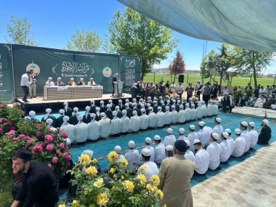 Diyarbakır&rsquo;da G&ouml;rkemli İcazet Merasimi: 72 Talebe Dualarla Mezun Oldu