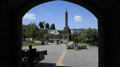 Diyarbakır’da Gündüz Bahar, Gece Kış Yaşanıyor