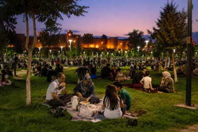 Diyarbakır&rsquo;da G&uuml;nd&uuml;z Sıcağı Ka&ccedil;ıyor