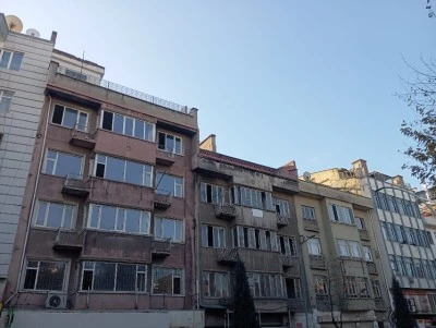 Diyarbakır'da Hasarlı Binalar G&uuml;venli Binalara D&ouml;n&uuml;ş&uuml;yor