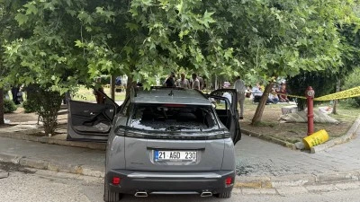 Diyarbakır'da Hastane Bahçesinde Feci Kaza: Fren Yerine Gaza Bastı, 1 Kişi Hayatını Kaybetti