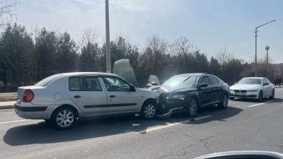 Diyarbakır'da Hatalı Sollama Kazaya Yol Açtı: 3 Yaralı