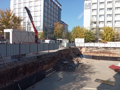 Diyarbakır’da İnşaat Alanında Otobüs Durağı Çöktü