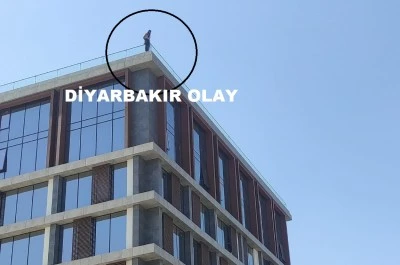 Diyarbakır&rsquo;da İnşaatta Gerilim: 150 Bin TL Alacağı İ&ccedil;in &Ccedil;atıya &Ccedil;ıktı