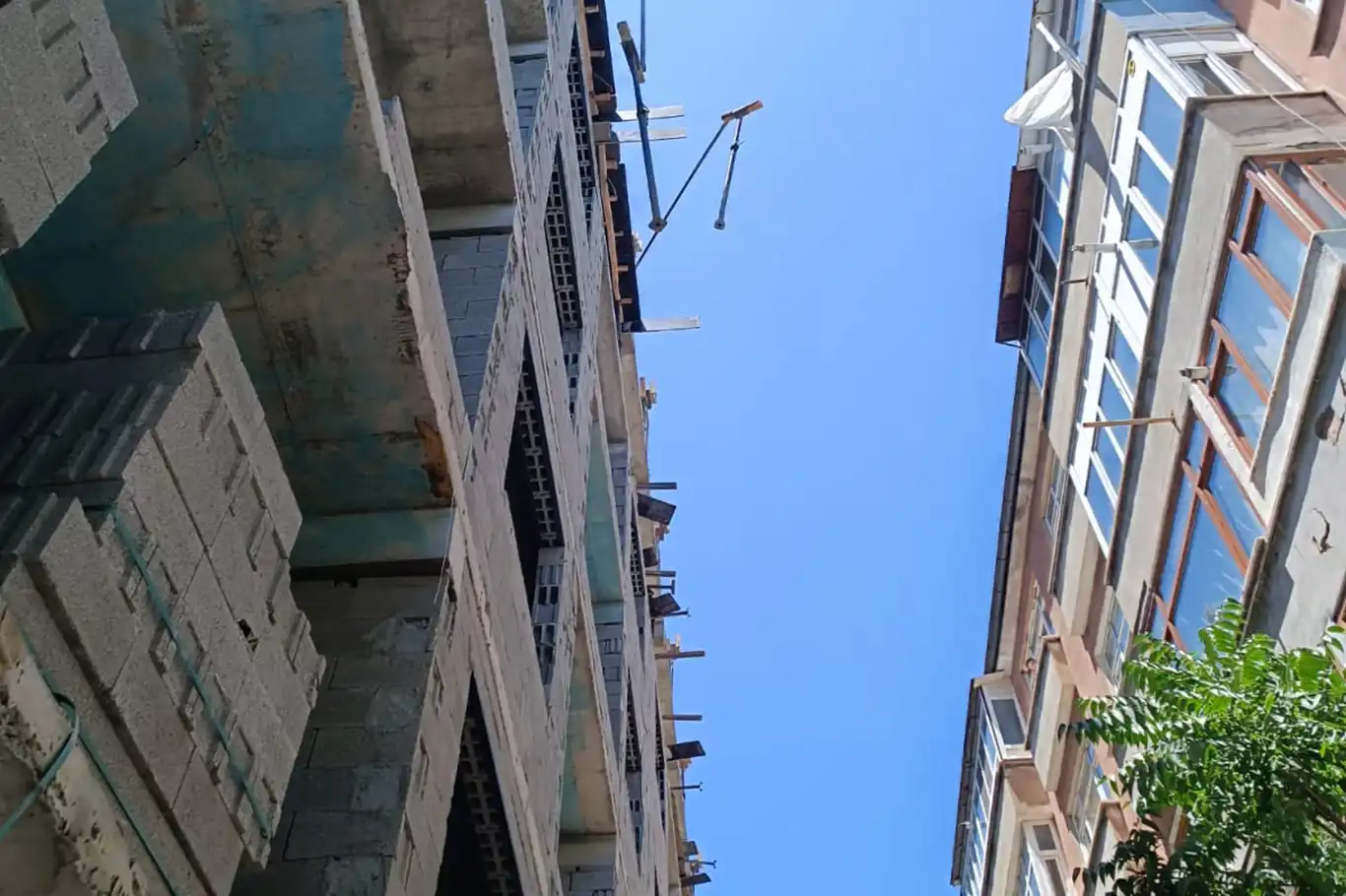 Diyarbakır’da inşaattan düşen işçi hayatını kaybetti, kaza mı ihmal mı?