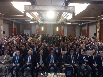 Diyarbakır&rsquo;da İş D&uuml;nyası Buluşması: Cevdet Yılmaz&rsquo;dan &ldquo;Ter&ouml;rs&uuml;z T&uuml;rkiye&rdquo; ve Yatırım Vurgusu
