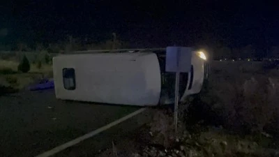 Diyarbakır&rsquo;da İş&ccedil;i Servisi Yayaya &Ccedil;arptı: 1 &Ouml;l&uuml;, 4 Yaralı