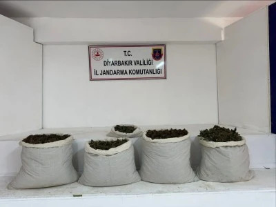 Diyarbakır’da Jandarmadan 140 Kilo Uyuşturucu Operasyonu
