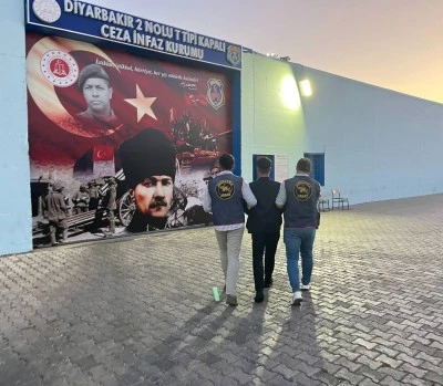 Diyarbakır'da Jandarmadan Su&ccedil; &Ouml;rg&uuml;tlerine ve Ka&ccedil;ak&ccedil;ılara Darbe