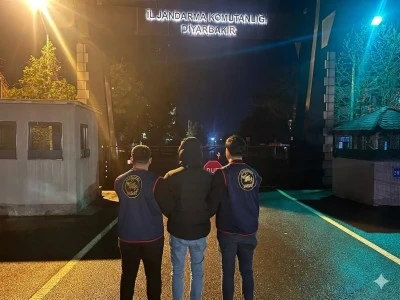 Diyarbakır&rsquo;da Jandarmadan &Uuml;&ccedil; Koldan B&uuml;y&uuml;k Darbe
