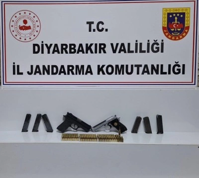 Diyarbakır’da tabancalar ve mühimmatları ele geçirildi