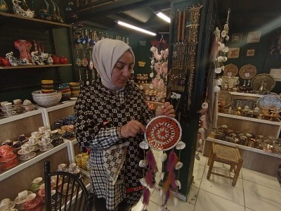 Diyarbakır'da Kadınlar Hem Üretiyor Hem Öğretiyor