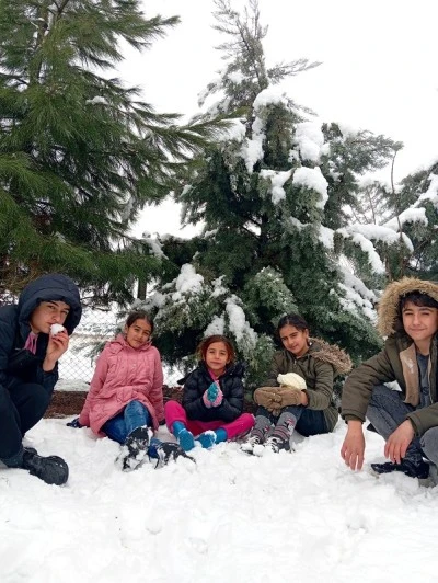 Diyarbakır&rsquo;da Kar Bereketi: Kırsalda Beyaz &Ouml;rt&uuml;, &Ccedil;ocuklarda Tatil Sevinci