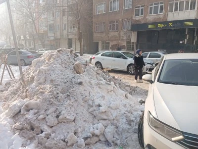 Diyarbakır&rsquo;da Kar Sonrası Kapanan Ara Yollar Tepki Topluyor