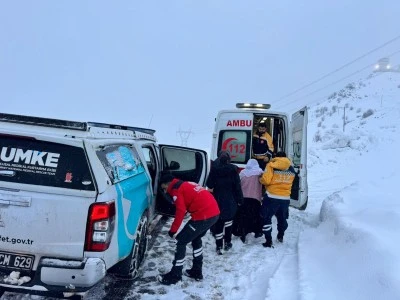 Diyarbakır&rsquo;da Kar ve Buz Sağlık Hizmetlerini Durduramadı