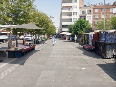 Diyarbakır'da Kavurucu Sıcaklar Cadde ve Sokakları Boşalttı