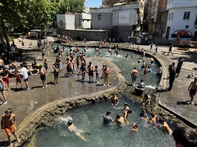 Diyarbakır&rsquo;da Kavurucu Sıcaklar Etkisini Artırdı