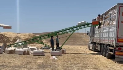Diyarbakır’da Kavurucu Sıcaklıkta Saman Mesaisi