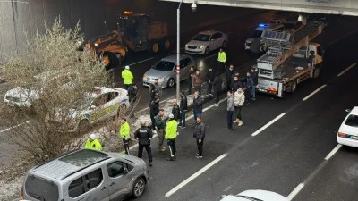 Diyarbakır'da Kaza Sonrası S&uuml;r&uuml;c&uuml;ler Arasında Kavga