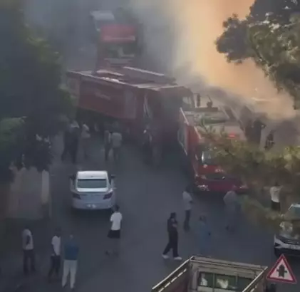 Diyarbakır'da Kıraathanede Yangın: İtfaiye Hızla Müdahale Ederek Söndürdü