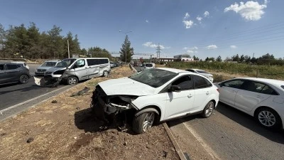 Diyarbakır’da Kontrolsüz Kamyonet Kazaya Neden Oldu
