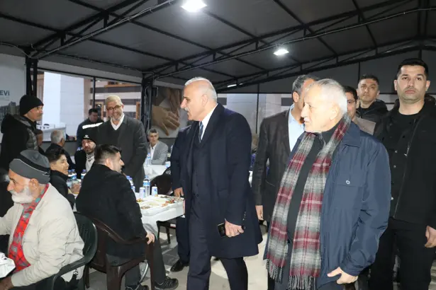 Diyarbakır’da MİA Vakfı’nın İftar Çadırı Vatandaşlarla Buluştu