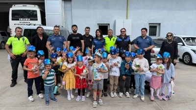 Diyarbakır'da Minikler, polisliği hem öğrendi hem de eğlendi