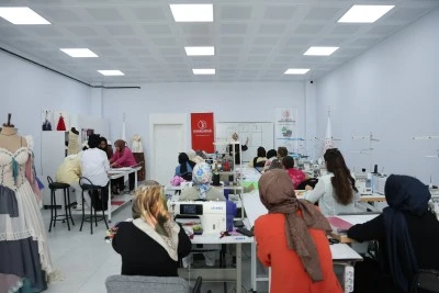 Diyarbakır&rsquo;da moda sınıfı dikkat &ccedil;ekiyor