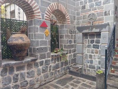 Diyarbakır’da Müzeyi Andıran Tarihi Kafe Turist Akınına Uğruyor