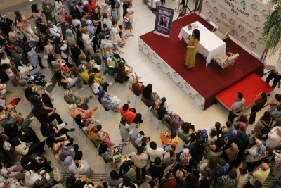 Diyarbakır’da Okurlarıyla Buluştu