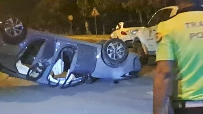 Diyarbakır'da Otomobil Takla Attı 3 Kişi Yaralandı