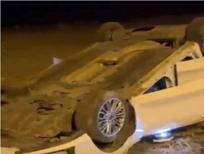 Diyarbakır&rsquo;da otomobil takla attı: S&uuml;r&uuml;c&uuml; yaralandı
