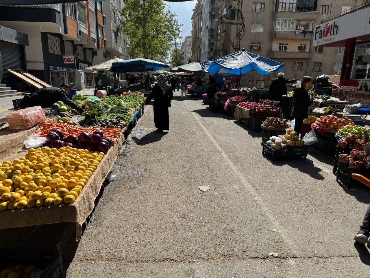 Diyarbakır’da Pazarda Sepetler Boş