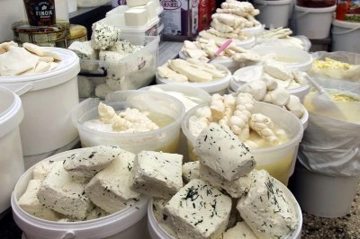 Diyarbakır'da peynirci tezgahlarında Ramazan hareketliliği