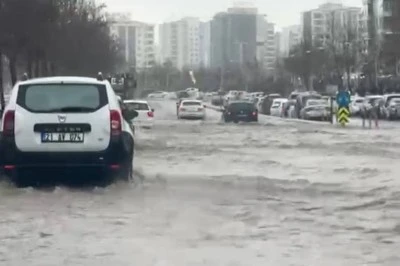 Diyarbakır&rsquo;da Sağanak Alarmı: Yollar G&ouml;le D&ouml;nd&uuml;, Trafik Fel&ccedil; Oldu