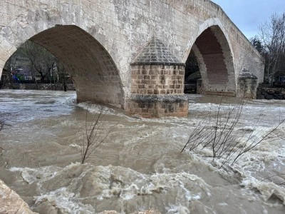 Diyarbakır'da sağanak nedeniyle akarsuların debileri arttı