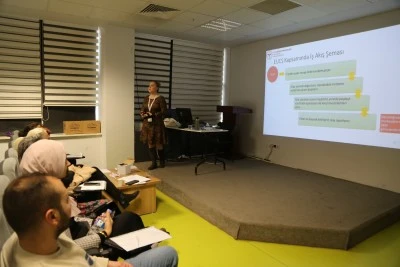 Diyarbakır’da Sağlık Çalışanlarına Bulaşıcı Hastalıklarla Mücadele Eğitimi