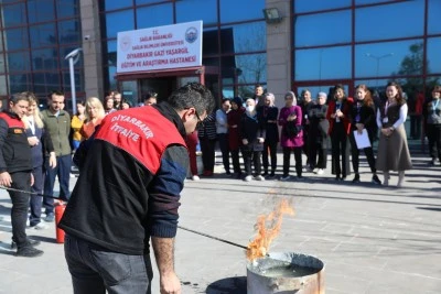 Diyarbakır'da sağlık personellerine yangın eğitim