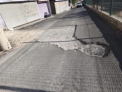 Diyarbakır’da Sanayi Mahallesi’ndeki Yollar Köstebek Yuvasına Döndü