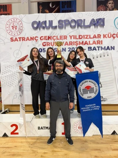 Diyarbakır'da Satran&ccedil;ta &Ccedil;ifte Başarı