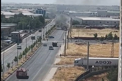 Diyarbakır'da Seyir Halindeki Otomobil Alev Aldı
