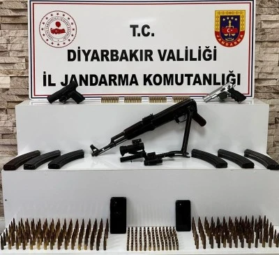 Diyarbakır&rsquo;da Silah Ka&ccedil;ak&ccedil;ılığına Darbe