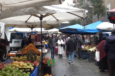 Diyarbakır&rsquo;da Soğuk Hava, Semt Pazarlarını Zorluyor