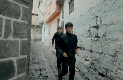 Diyarbakır'da Sokaktan Sahaya Uzanan Umut